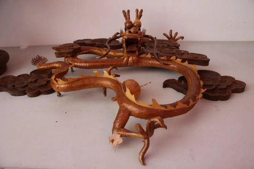 痴木屑之美 民间艺人江于冬让木雕工艺品在日常中活起来